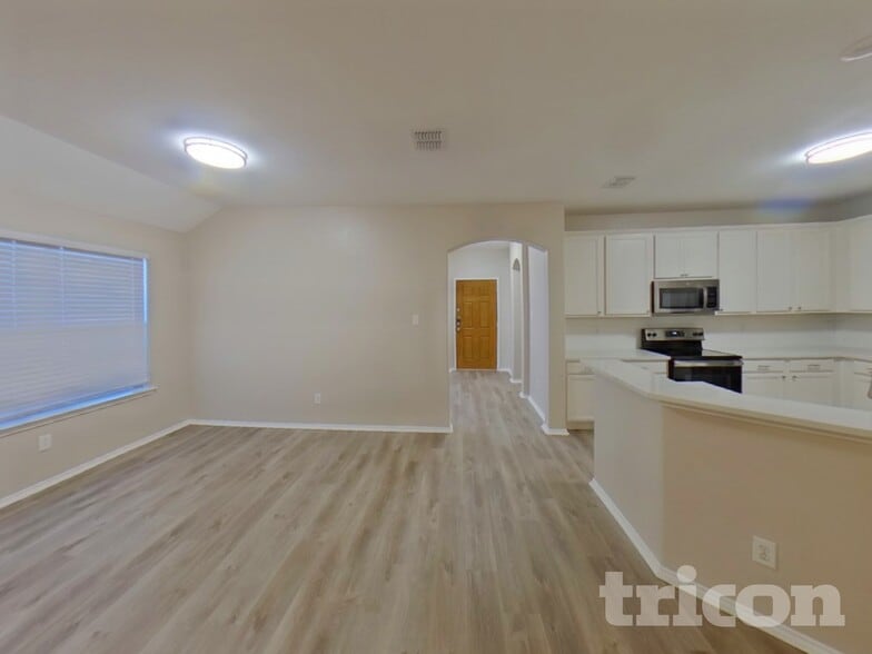 Building Photo - 111 Rockbrook Dr