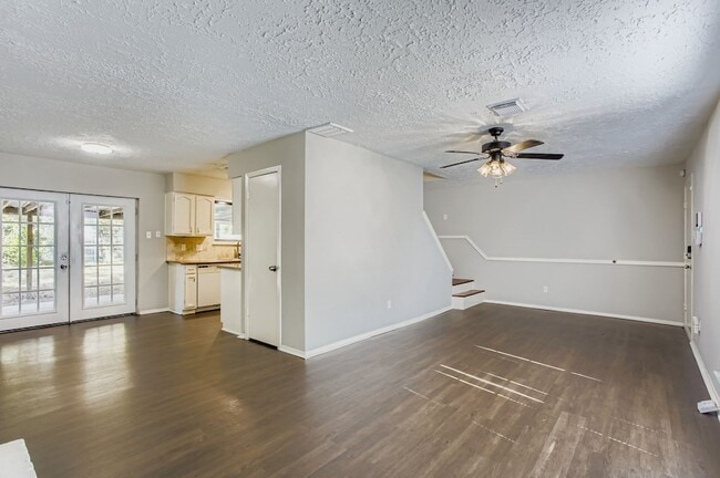 Building Photo - 9506 Landry Blvd