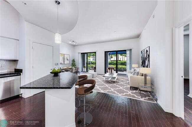 Building Photo - 450 NE 5th St