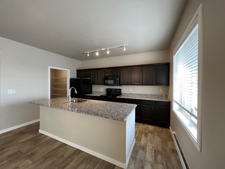 Building Photo - Prairiewater Place