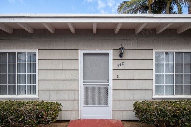 Building Photo - *OPEN HOUSE: 8/30 3-4PM* Cottage Style 1BR...