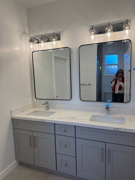 Building Photo - 3955 Haven Ave