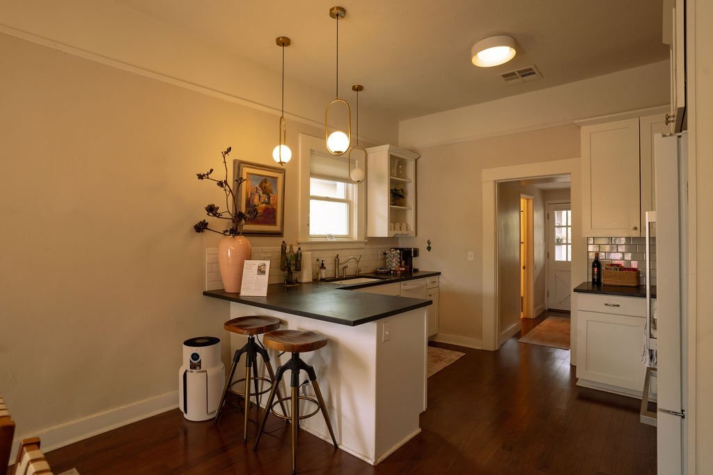 Building Photo - 112 E 16th St