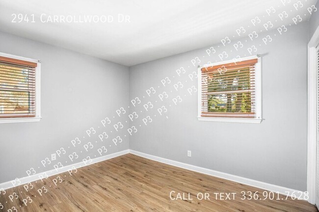 Building Photo - Spacious 3 Bedroom - Call Leasing Agent Li...