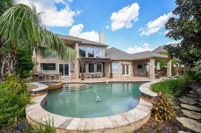 Building Photo - 7106 Habersham Ave