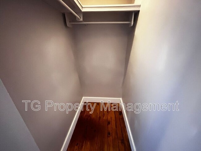 Building Photo - 2561 Rosselle St