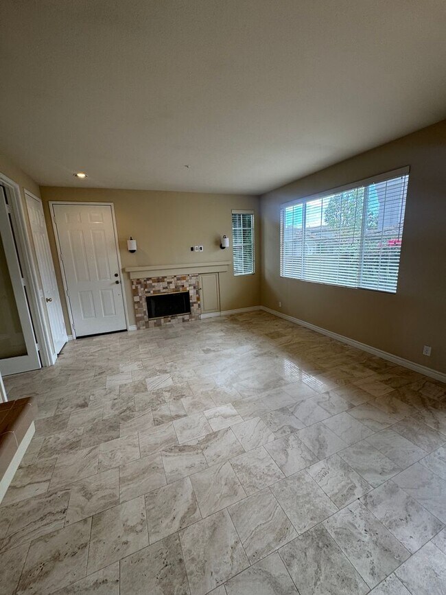 Building Photo - Beautiful 2 Bedroom/2 Bathroom + Bonus Room in Gated Community