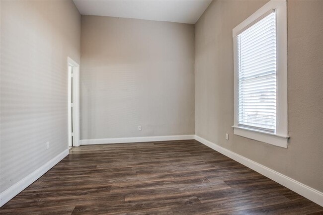 Building Photo - 5201 Eastside Ave