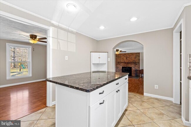 Building Photo - 12728 Bristow Rd