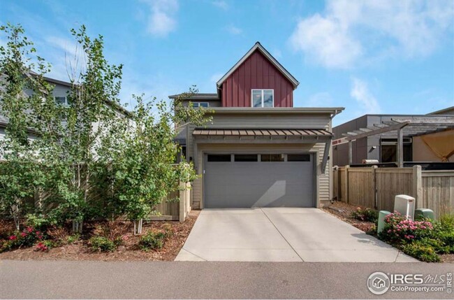 Building Photo - STUNNING 2 STORY SMART HOME IN LOUISVILLE