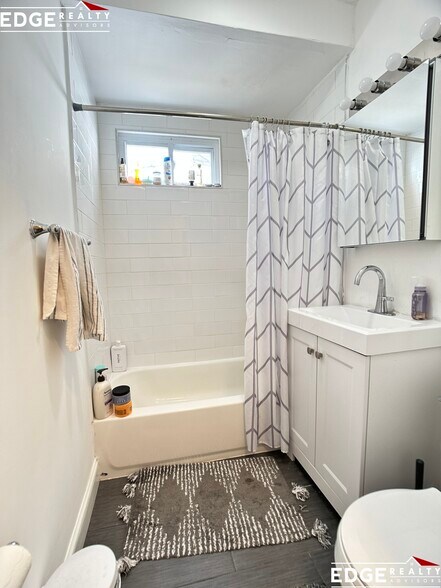 Building Photo - 14 Donnybrook Rd