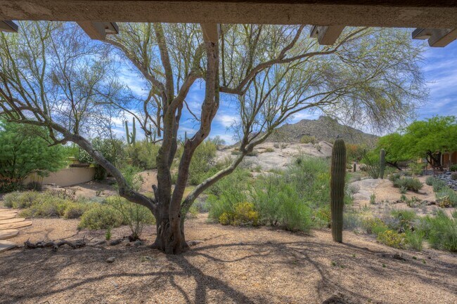 Building Photo - 1103 Ocotillo Cir