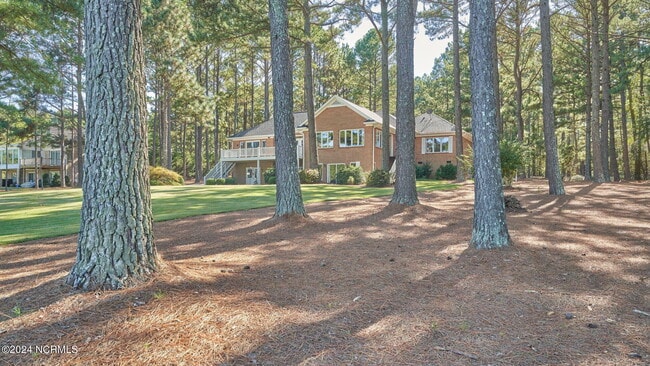 Building Photo - 11 Whisper Lake Dr