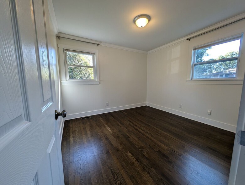 Building Photo - 1801 Kennesaw Dr