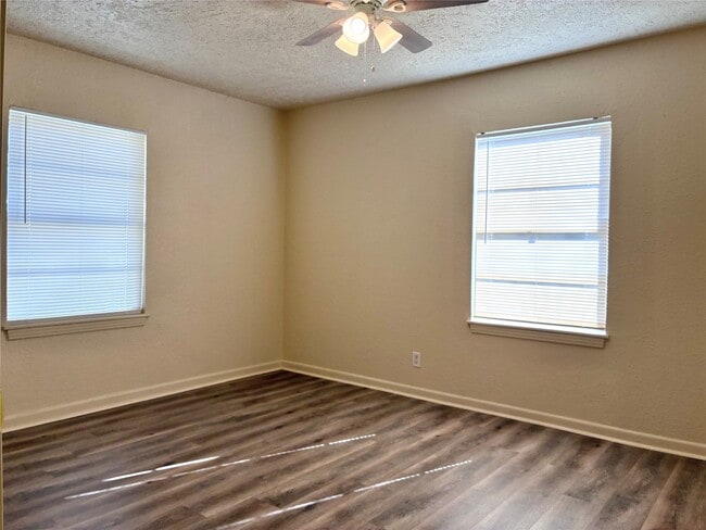 Building Photo - 1115 Shawnee St