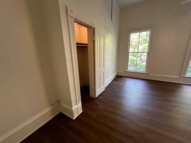 Building Photo - 210 E Ogeechee St