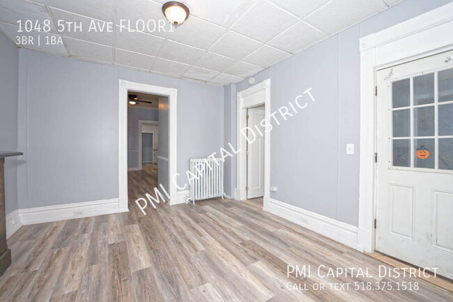 Building Photo - 1048 5th Ave