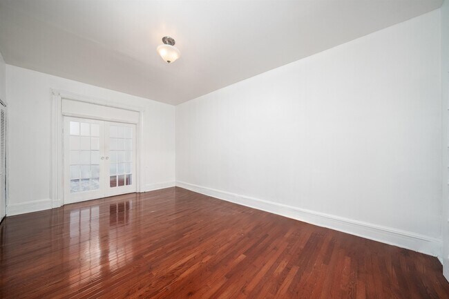 Building Photo - 203 Bowers St