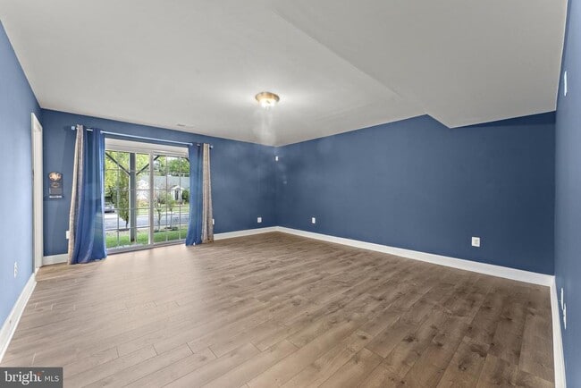 Building Photo - 10541 Hinton Wy