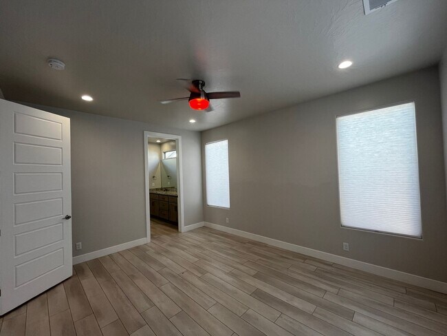 Building Photo - ADORABLE HOME IN BRIO FOR RENT!