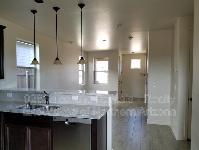 Building Photo - 2595 W Pollo Cir