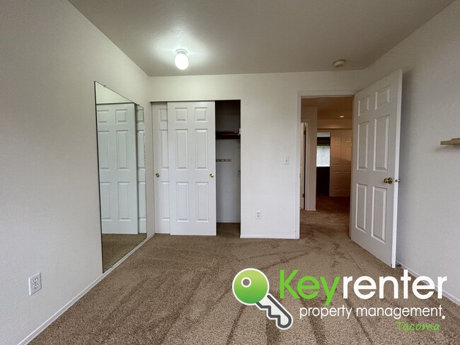 Building Photo - Magnificent North West Tacoma Home