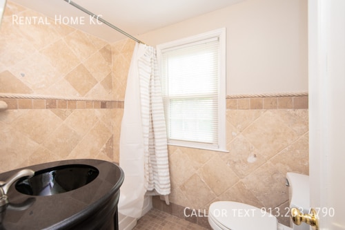 Building Photo - 8541 High Dr