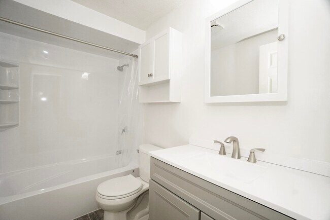 Building Photo - 50 Brookside Dr