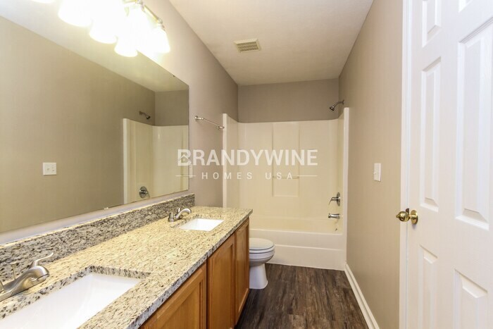 Building Photo - 2733 Dawnlake Dr