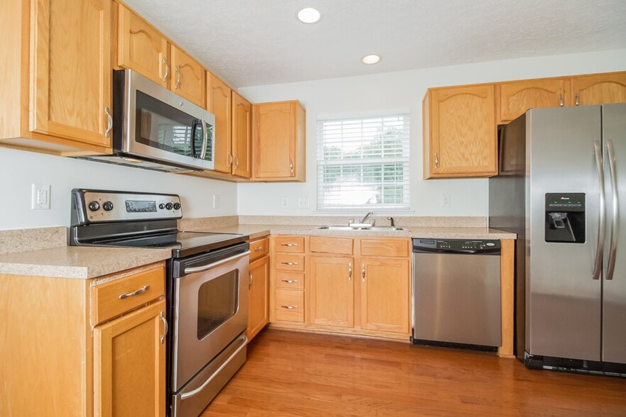 Building Photo - 1015 Mallory Ln