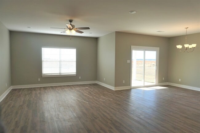 Building Photo - 3 Bedroom, 2 Bath Home in Valley View