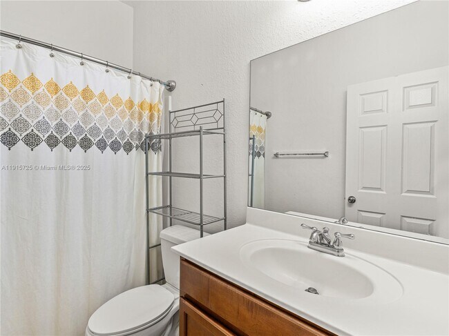 Building Photo - 8800 NW 107 Ct