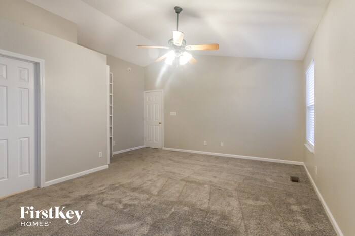 Building Photo - 757 Kingston Cir