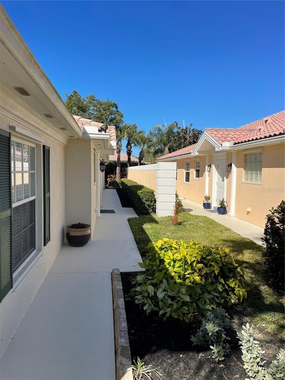 Building Photo - 7630 Pesaro Dr