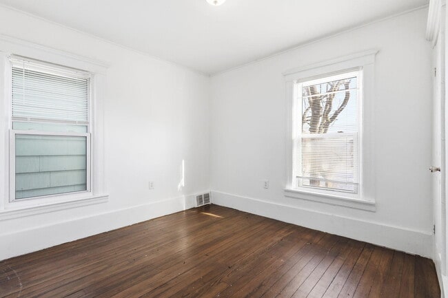 Building Photo - 550 Mt Vernon St