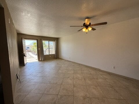 Building Photo - Downstairs 2 bed 1 bath with yard near Silver Creek, $975