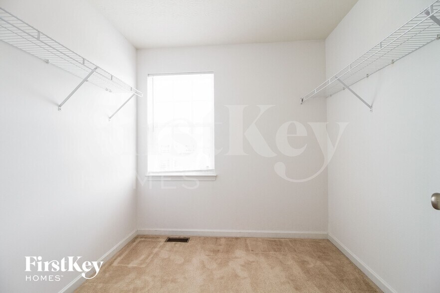 Building Photo - 6038 Marsh Cir