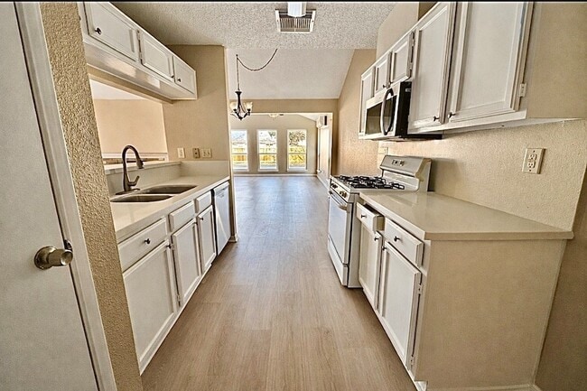 Building Photo - 3519 Cabin Pl