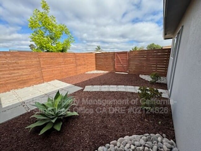Building Photo - 2729 Drew Ln