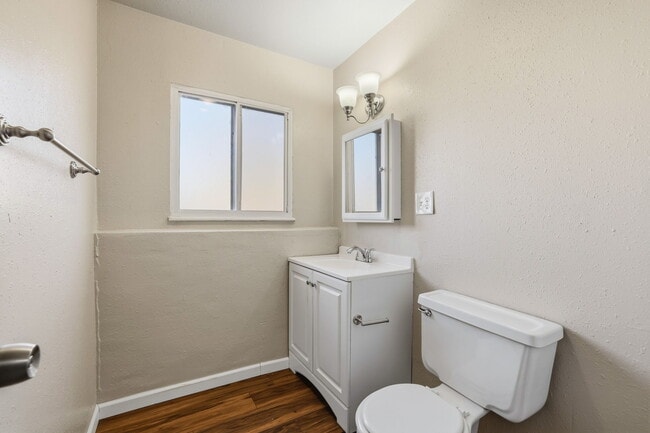 Building Photo - $400 Off Monthly | 4 Bed 2.5 Bath Home w/ Walkout Basement