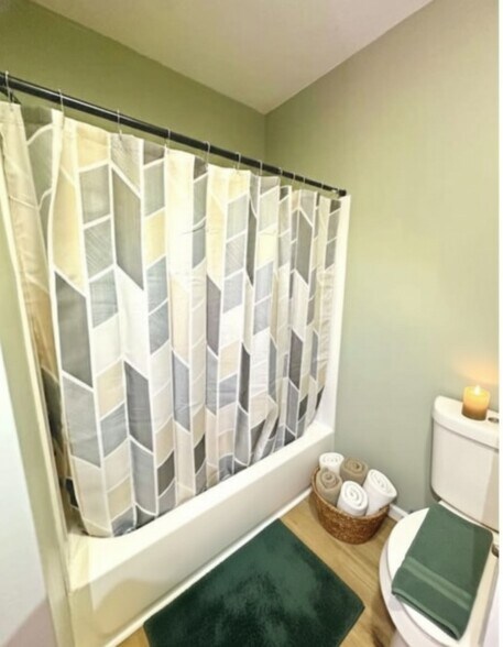 Building Photo - 1341 S Sandusky Ave