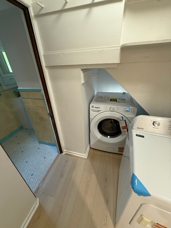 Building Photo - 1700 Le Roy Ave