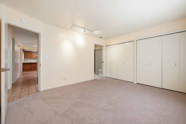 Building Photo - 741 Danica Pl
