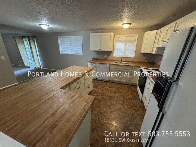 Building Photo - 18531 Kristi Way