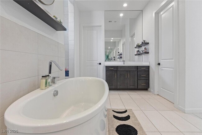 Building Photo - 10927 White Clay Dr