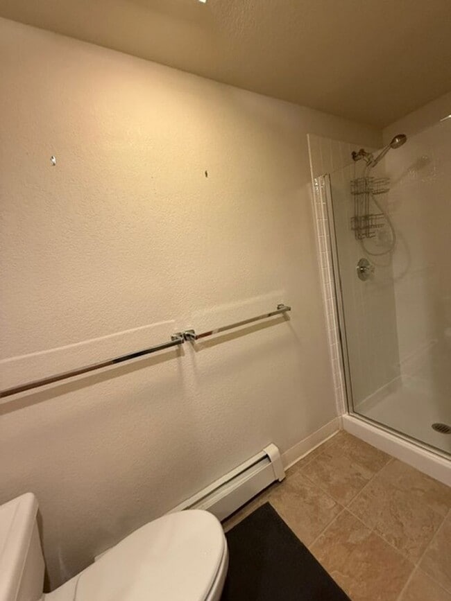 Building Photo - One-level living with garage close to Incline beaches