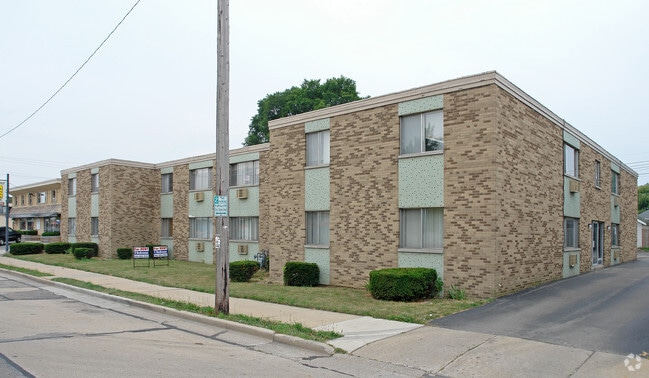 Building Photo - 1920 Lathrop Ave. (16 Unit)
