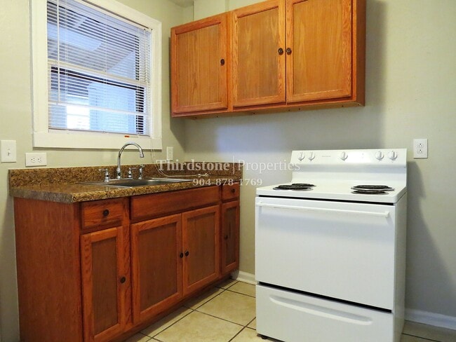 Building Photo - 1206 Cherry St