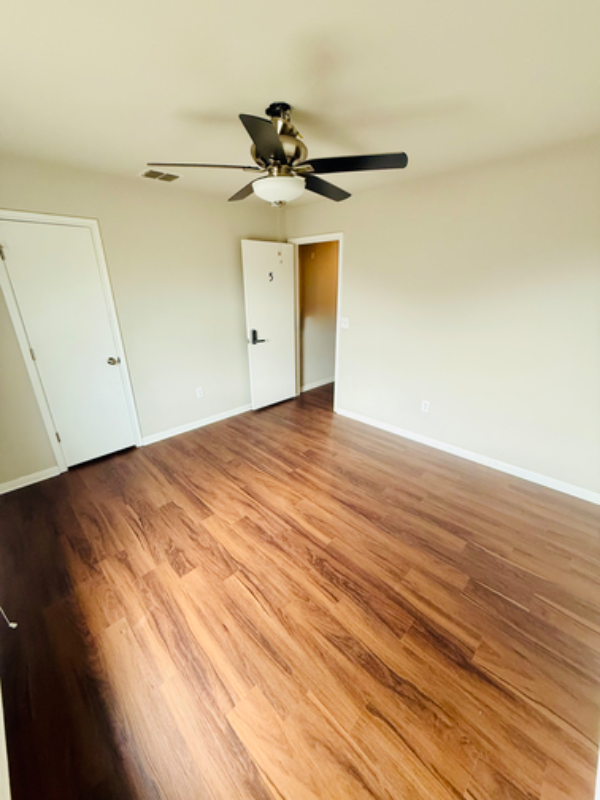 Building Photo - 400 Eagle Brook Ln
