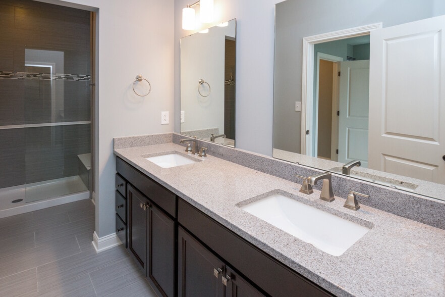 Building Photo - 15295 Mystic Rock Dr